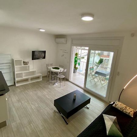 אמפוריבראבה Superbe Appartement , Tout Confort, 40 M2 + 10 M2 Terrasse מראה חיצוני תמונה